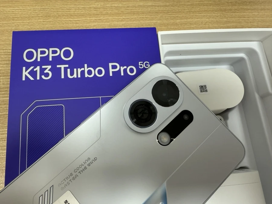 OPPO K13 Turbo Pro 12/256GB – 6.8? AMOLED, Snapdragon 8s Gen 4