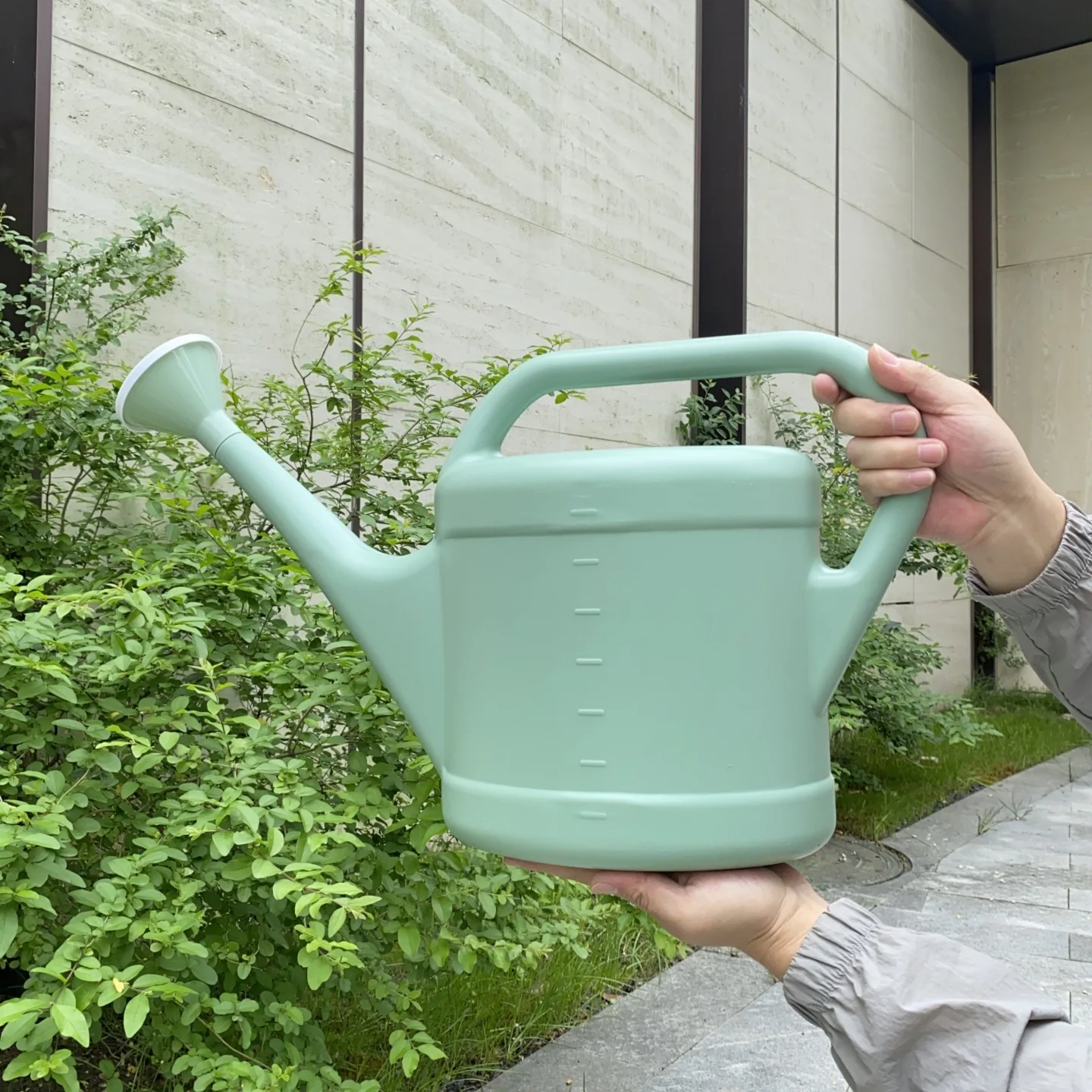 10L Watering Can Long Spout Garden Sprinkler Large Capacity Plastic Pot for Indoor Outdoor Plants Flower Irrigation - 4