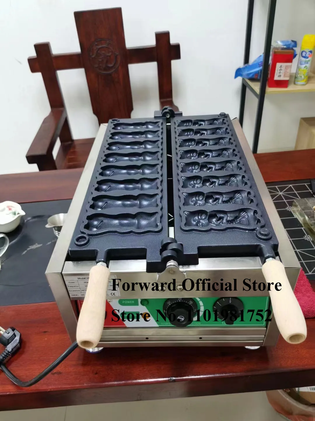 Description Picture 6 of item8pcs Electric Waffle Maker Cat Catch Fish Shape Commercial Sponge Cale Taiyaki Machine for Snack Shop