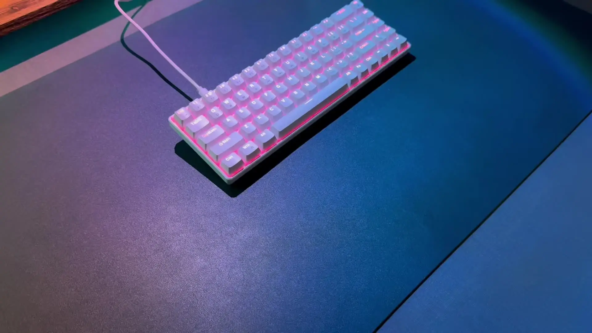 EXHNLE Gamingtoetsenbord en muis Combo Mini Draagbaar met RGB Backlit