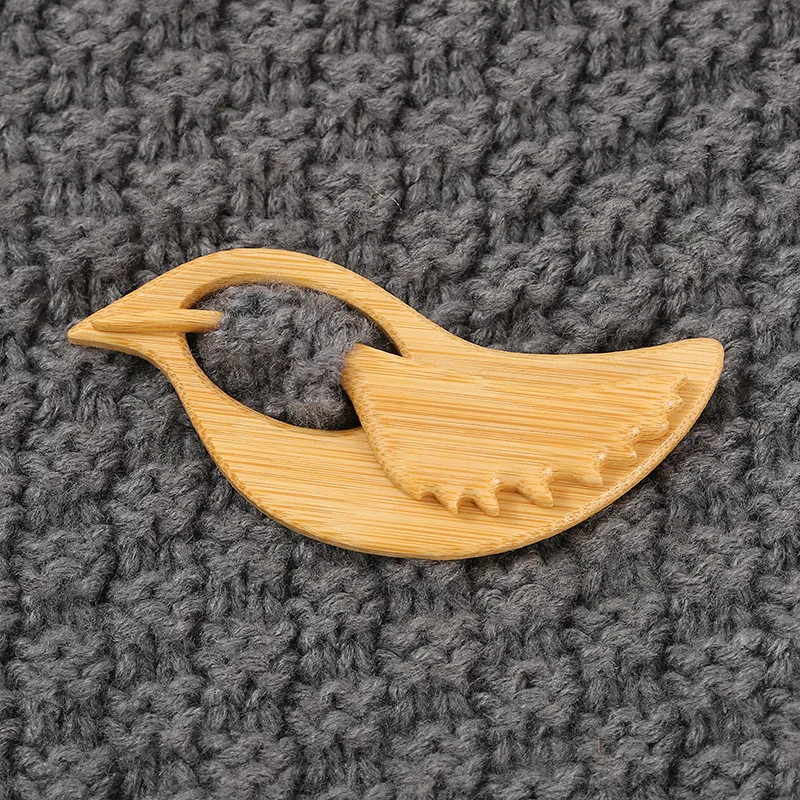 Wooden Animal Pattern Brooch Pin Desk Accessory