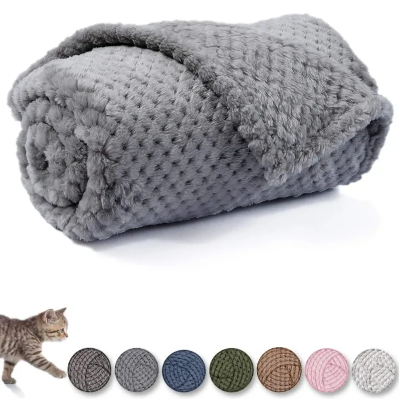 Cozy Fleece Pet Blanket - Ultra-Soft Plush Throw