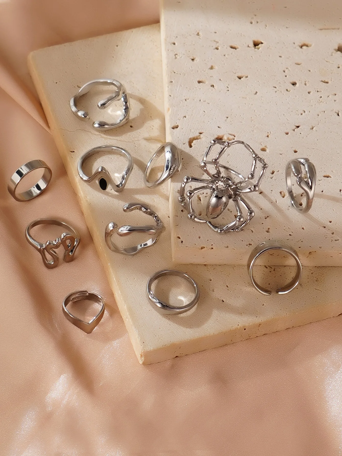 11pcs Asymmetrical Spider Ring Set Exaggerated Stacking Rings for Women