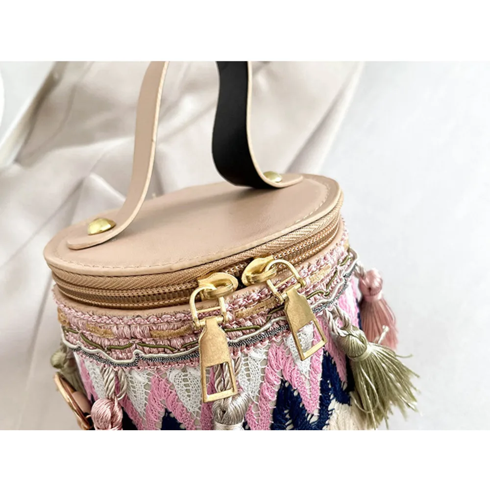 Kleine, zylindrische Handtasche im ethnischen Stil für Damen im neuen Trend 2024, Umhängetasche mit Quaste, personalisierte Tasche_voghion.com