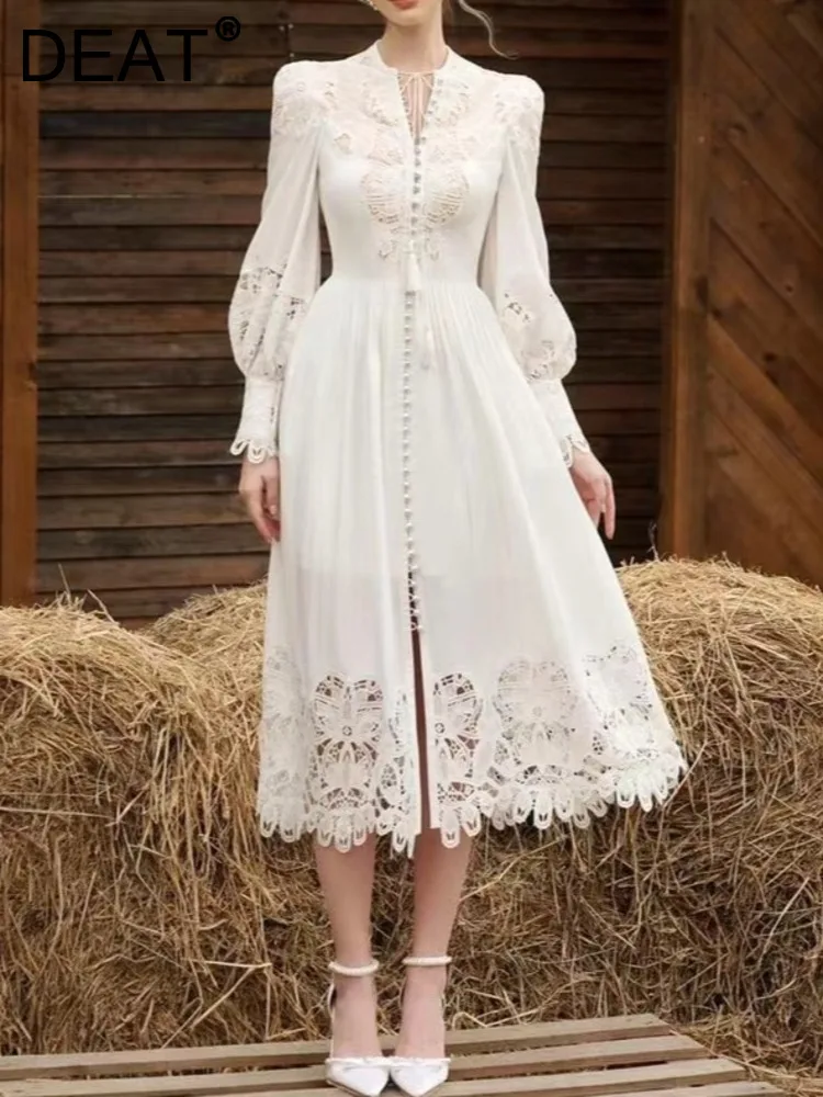 

DEAT Embroidered Hollow Out Lace Women Ress Fashion Trendy Long Sleeve Solid Color V-neck High Waist Dresses Female New 15C142