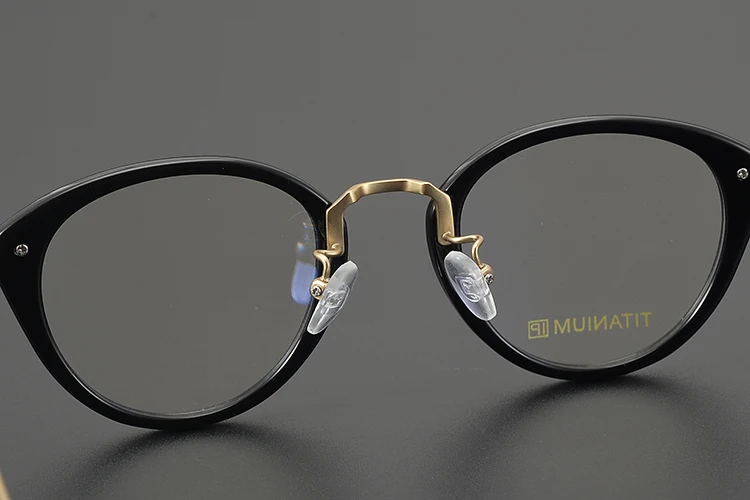 Nobler Eyeglasses Attractive Look