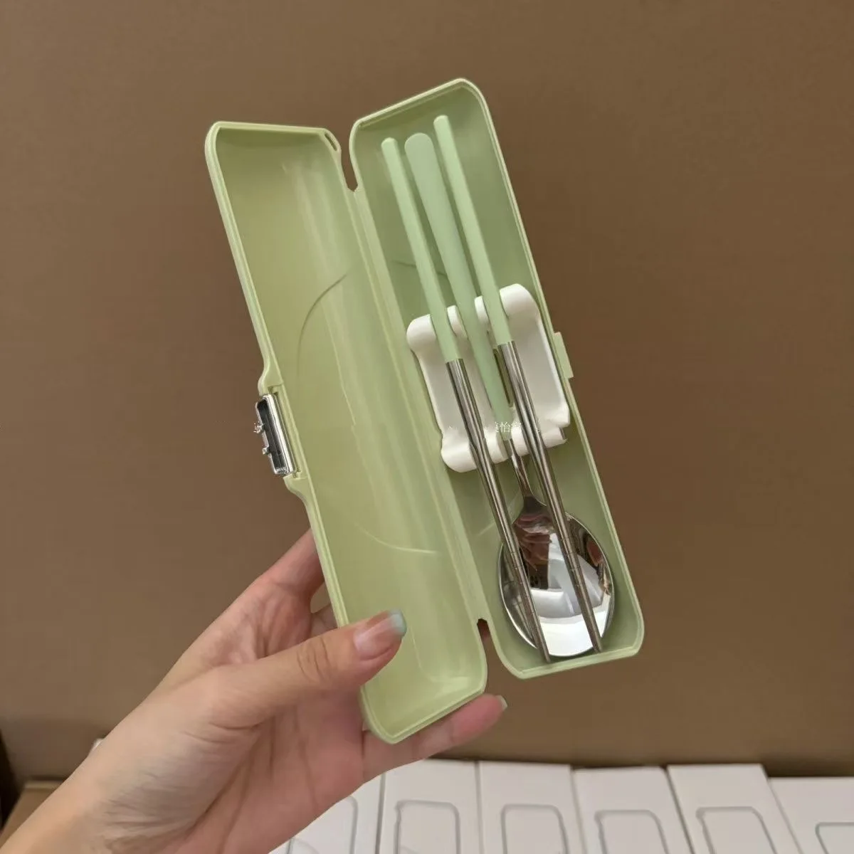 Juego de cubiertos de acero inoxidable con cuchara, tenedor y palillos, caja de almacenamiento, juego de cubiertos portátil de regalo para viajes al aire libre, camping y escuela._voghion.com