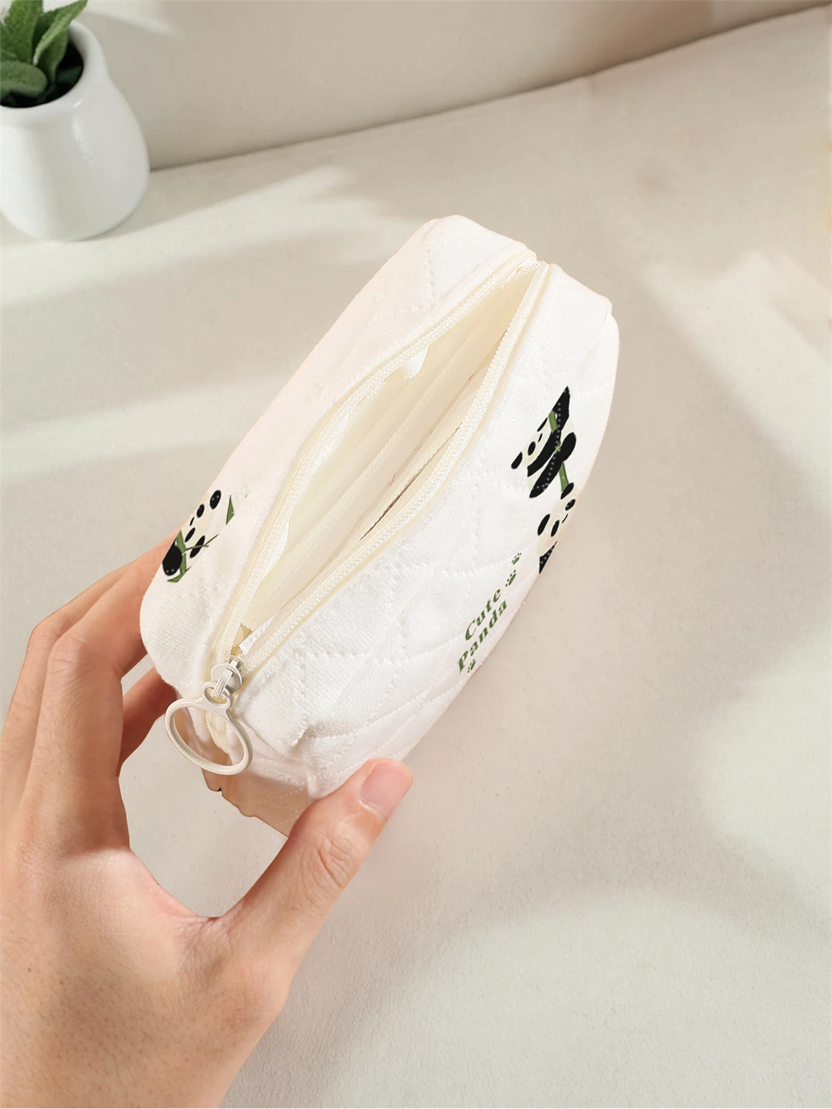 1 portable sanitary napkin storage bag, made of panda pattern and diamond mesh material, lightweight women's tissue bag