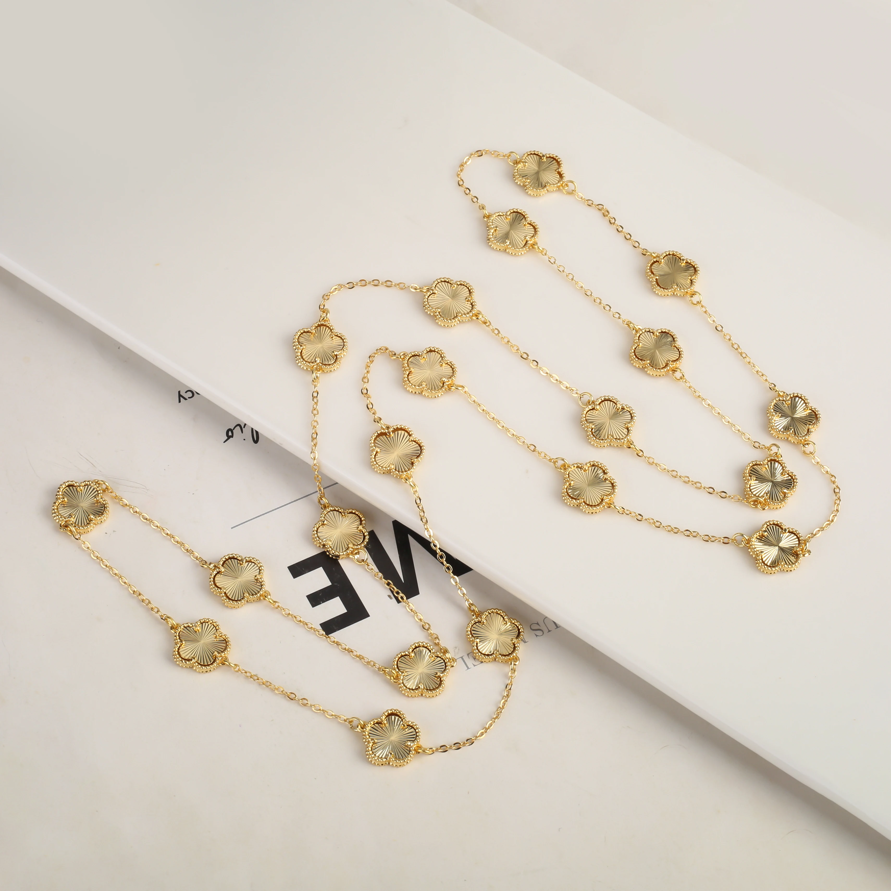 Natural Stone Shell Plant Five Leaf Flower Creative 20 Leaf Pendant Necklace Sweater Chain Women's Advanced Gift Clover