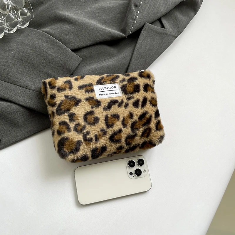 Plush Retro Leopard Print Cosmetic Bag Wash Bag Women Travel Cosmetic Pouch Beauty Storage Cases Make Up Organizer Clutch Bag