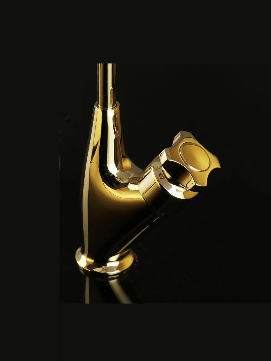 torneira bebendo ouro 03