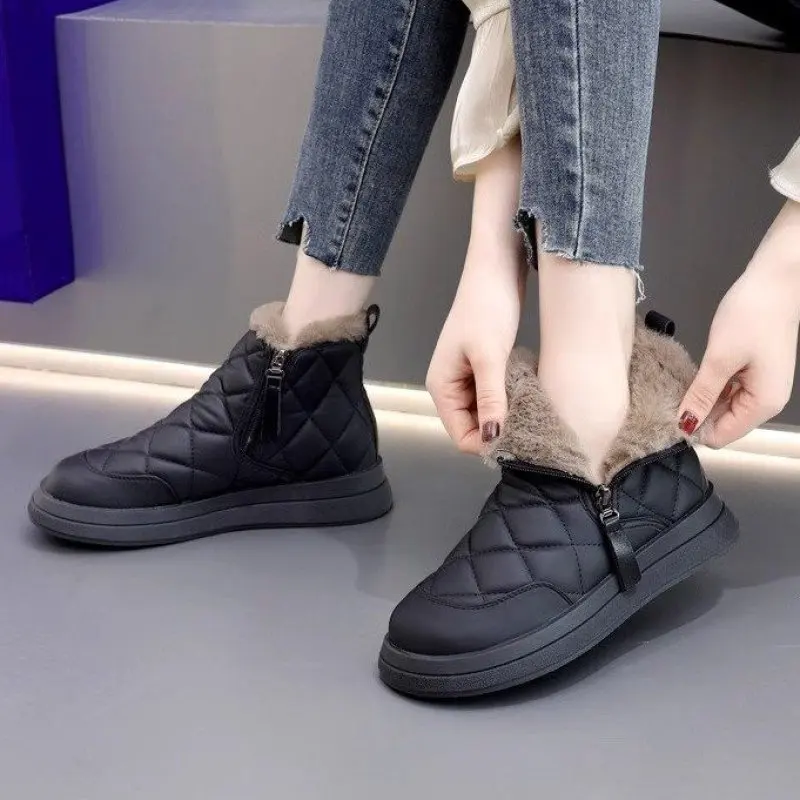 New Winter Snow Boots Thick Bottom Side Chain Warm Comfortable Snow Boots for Women Is Fashion Warm Boots Plush Casual Simple 40