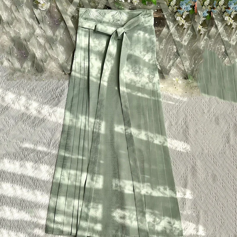 1 green skirt