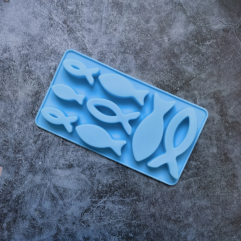 

Cartoon Fish Shaped Silicone Biscuit Candy Mold DIY Pudding Cake Baking Mold Kitchen Accessories Fondant Tool