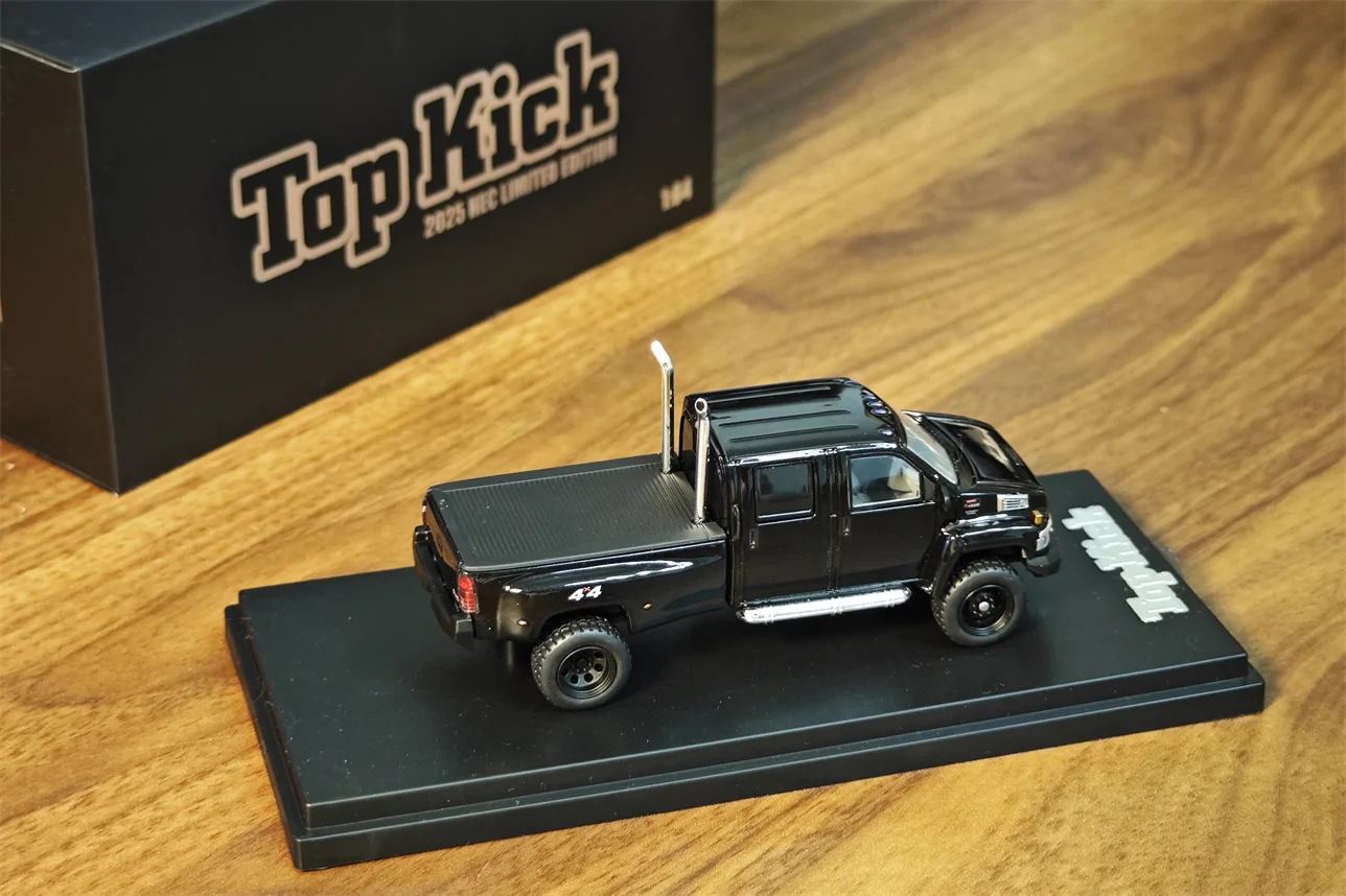 ミニカー GOC 1/64 GMC TOPKICK Off-Road Ver Black GOC 1/64 Scale GMC TOPKICK Pickup Black Diecast Car Model