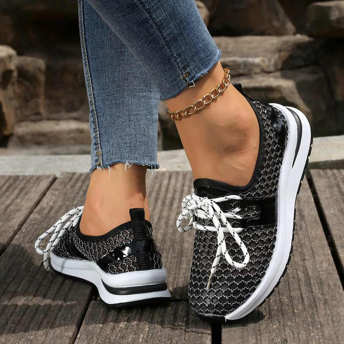 Women's Slip-On Summer Sneakers New White Mesh Shoes for Women Breathable Light Comfortable Vulcanize Shoes Casual Sports Woman