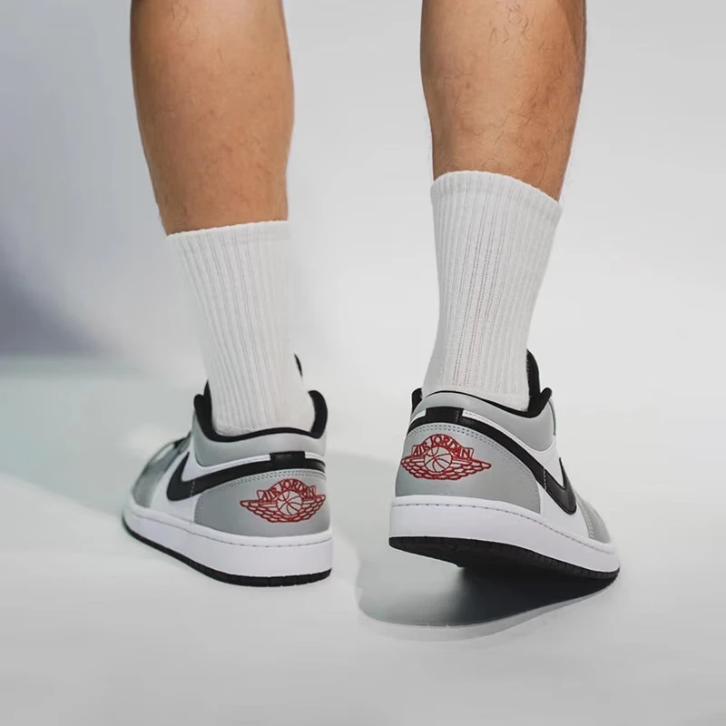 NIKE Air Jordan 1 Synthetic Leather Anti-slip Wear-resistant Low Top Retro Basketball Shoes Men's basketball shoes