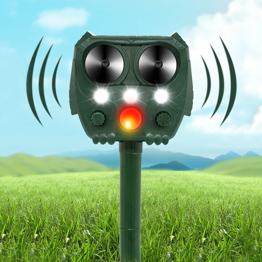 Ultrasonic Cat Dog Repellant Waterproof Solar Powered Animal Deterrent LED Light Alarm for Orchard/Greenhouse/Vegetable Garden