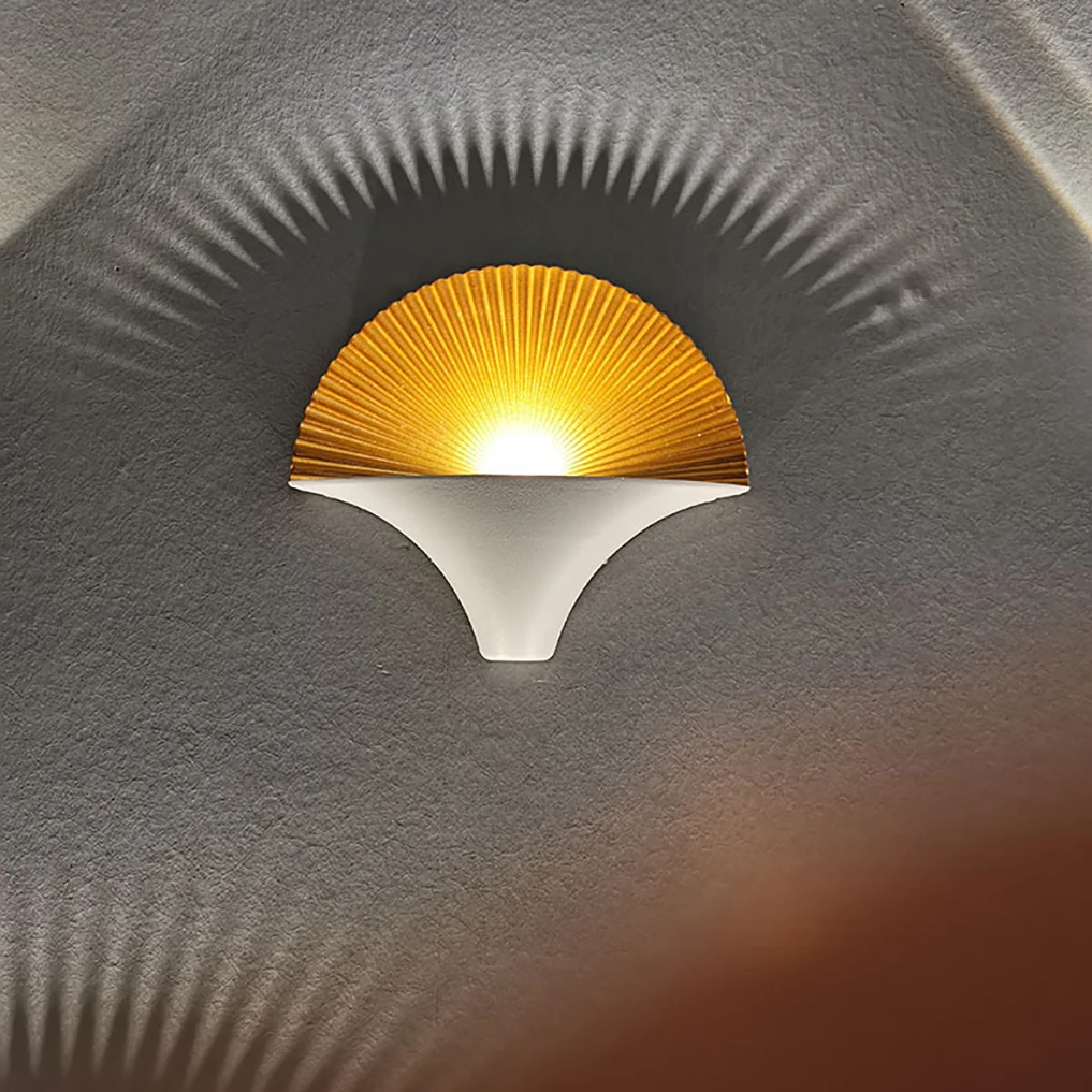 

LED Wall Lamp Indoor and Outdoor AC85-265V 5W Modern Minimalist Style IP65 Waterproof Lamp with 3 Years Warranties