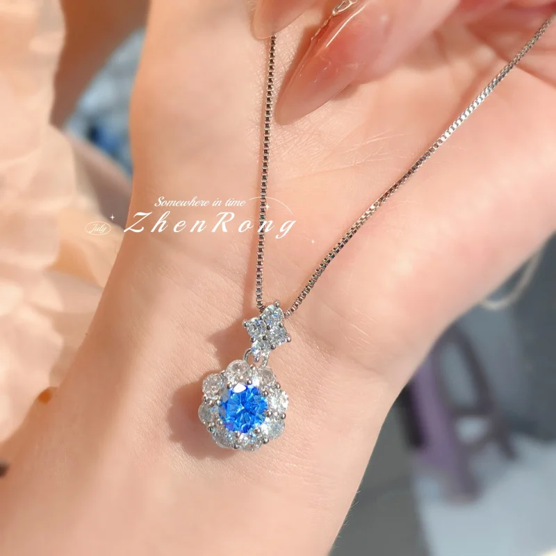 섬세한 꽃 모양의 블루 아쿠아마린 펜던트 목걸이. 여성, 어린 소녀, 아내들에게 적합합니다. 보석 선물.