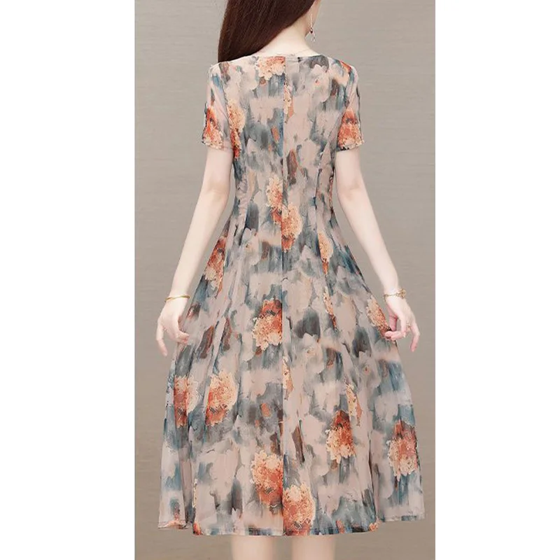 Рисунок 3 - Женское шифоновое платье-трапеция с коротким рукавом