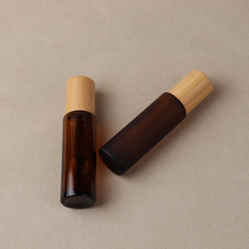 앰버 얇은 유리 롤 온 보틀 샘플 테스트 에센셜 오일 바이알, 롤러 금속 및 유리 볼 포함, 15ml