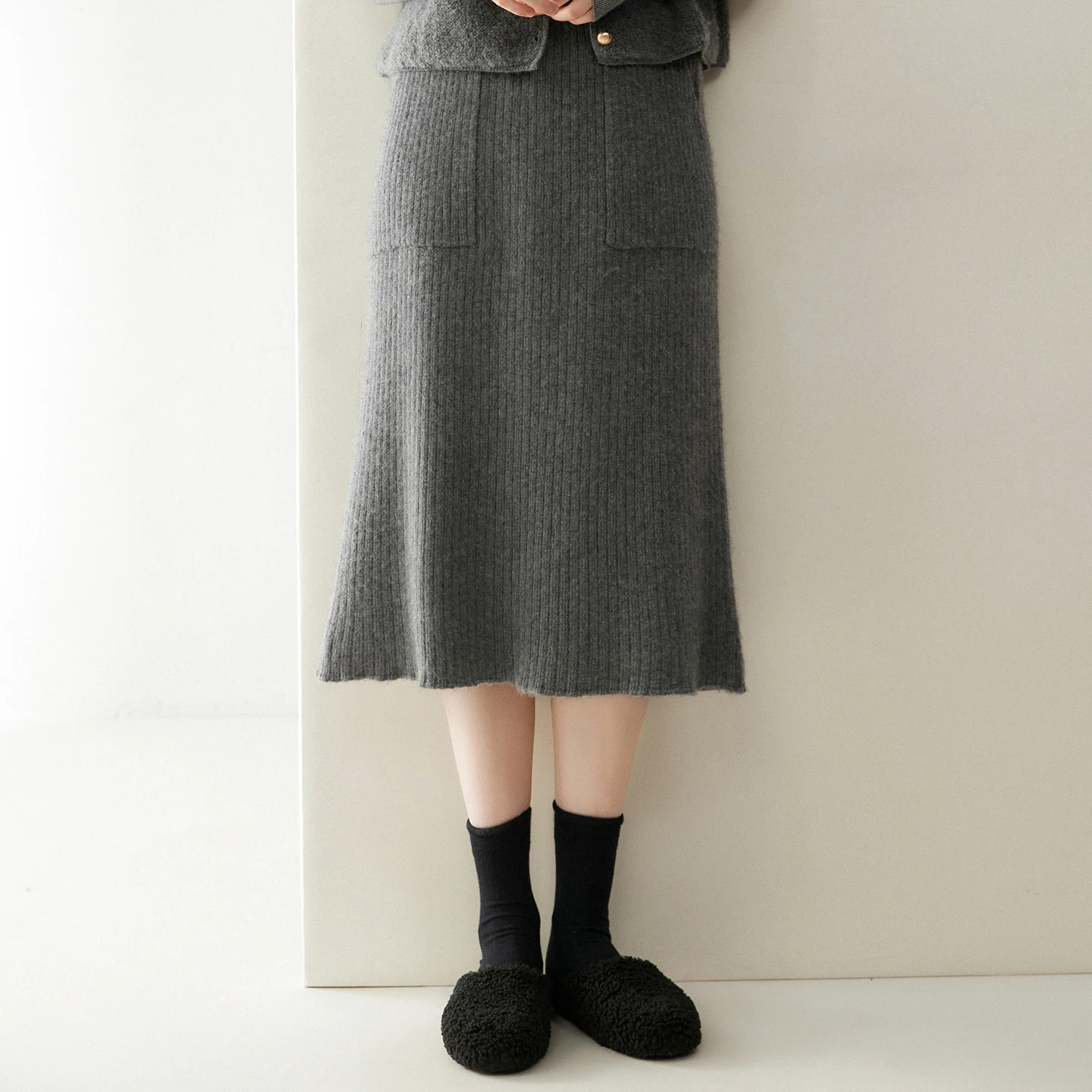 Cashmere Skirt Elegance