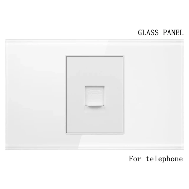 컴퓨터나 TV 등을 사용하는 경우 필수템으로 꼽히는 벽 소켓