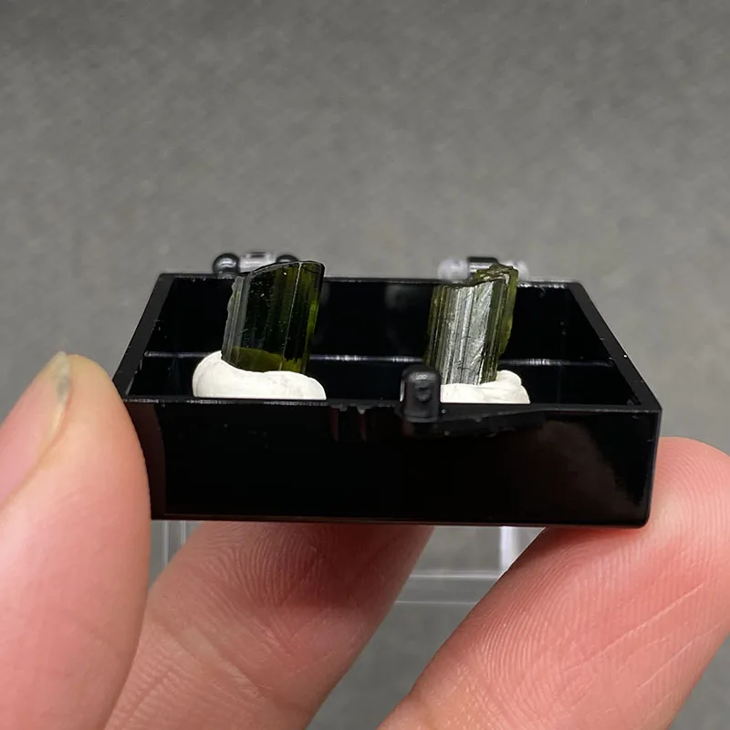 100%  Natural vivianite Mineral Specimens Stones and Crystals Healing Crystal+Box size:35*35*35mm