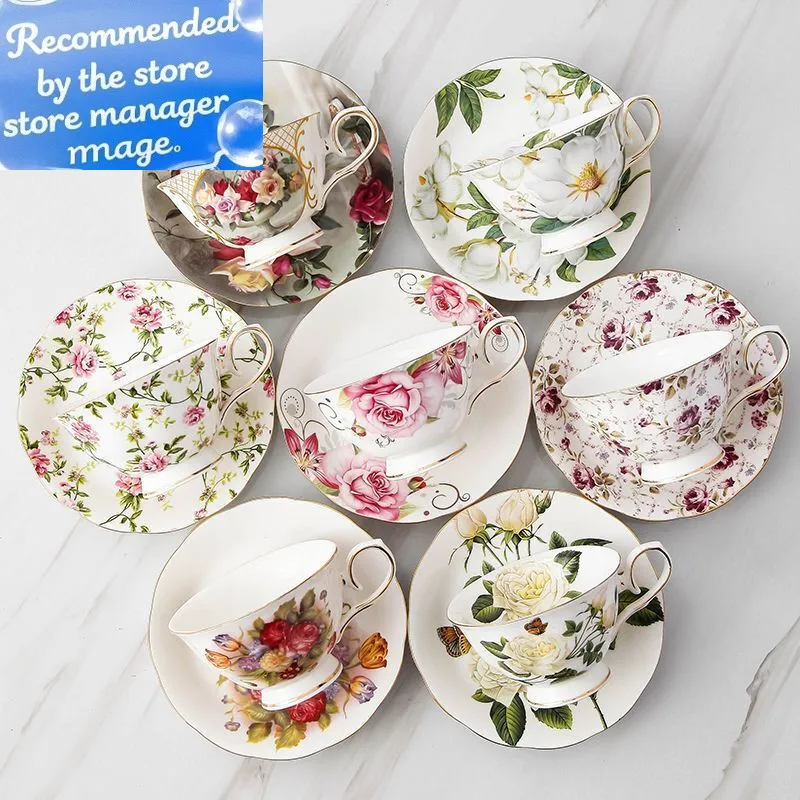 Ceramic Coffee Cup Saucer Spoon Set Flower Tea Cups Set European Porcelain Mug and Saucer For Coffee Cups Mugs Coffeeware Gift