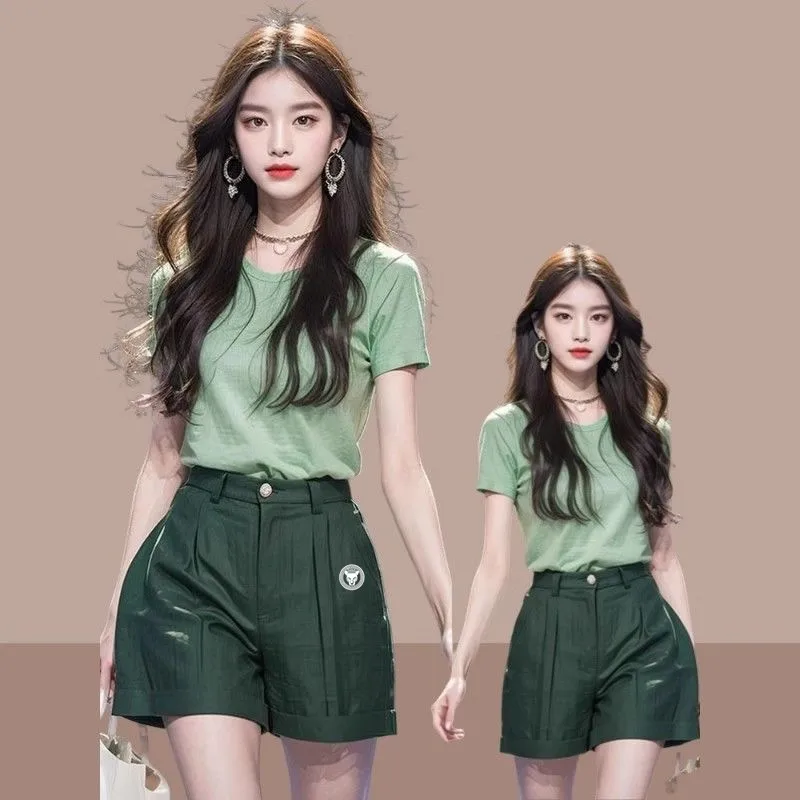 

여성 골프 의류 Korean New Two Piece Set Women's Summer Golf Wear 2024 High Quality Golf Suits Fashion Luxury T-shirt Women Golf Shorts