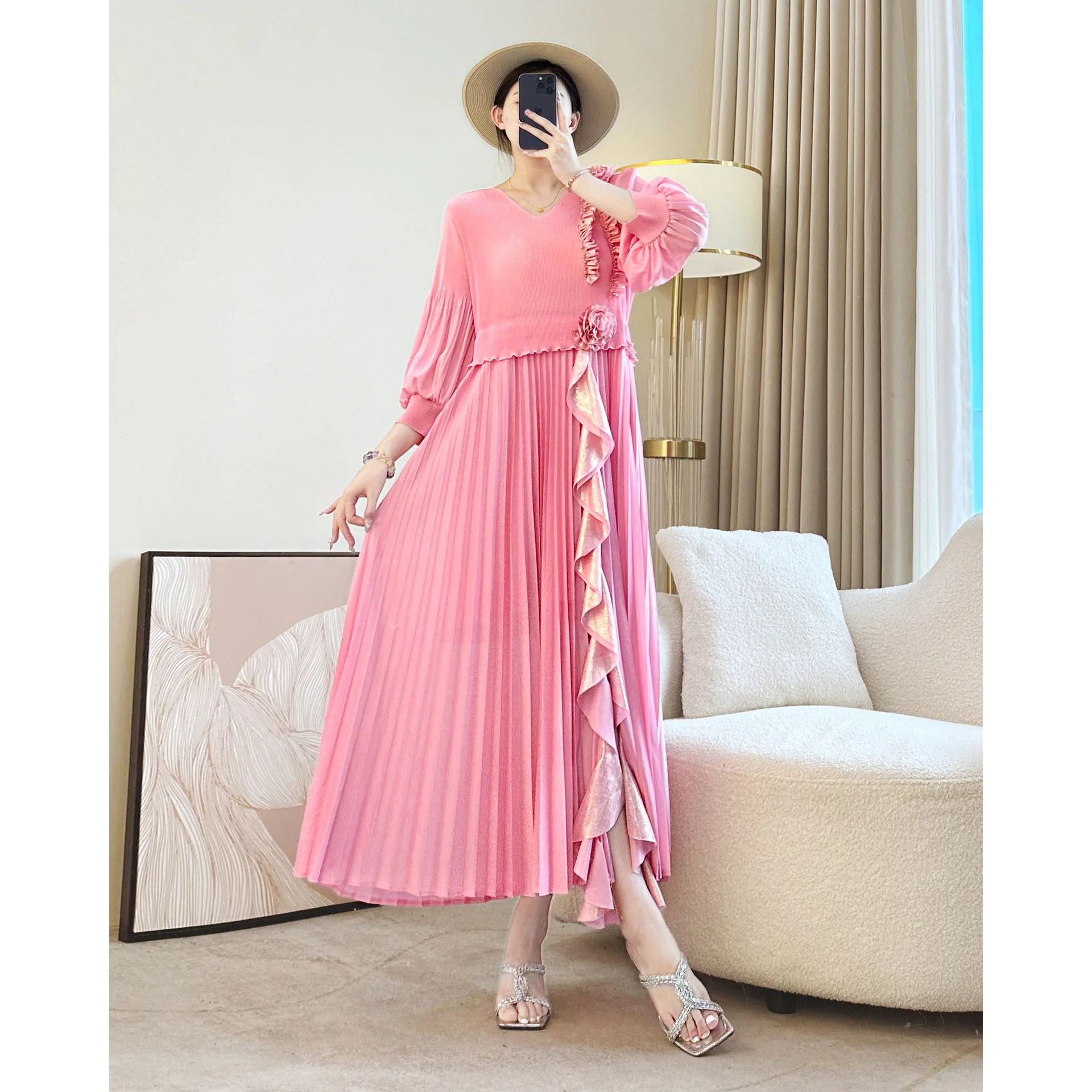 Abito da sera elegante alla moda Miyake con scollo a V pieghettato, maniche a lanterna, gonna lunga, balze laterali, abiti casual - immagine 6