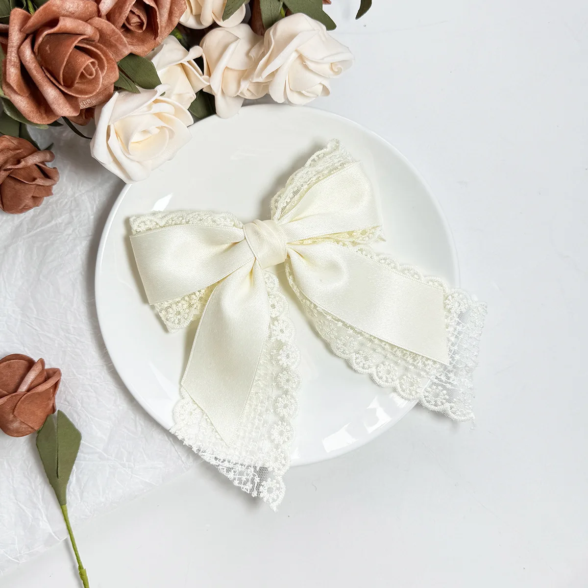 Fermaglio per capelli con fiocco in pizzo, elegante accessorio per capelli da donna, fermacoda per uso quotidiano, feste o regalo - immagine 3