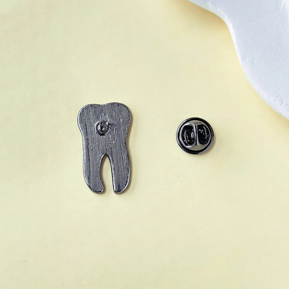 Dental Model Anatomy Lapel Badge Brooch Enamel Needle Dental Dentist Accessories Jewelry Creative Gift