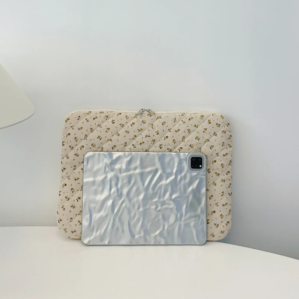 Flower Printed Laptop Sleeve Quilted Laptop Carrying Case Cute Computer Sleeve for 11-15 Inch Laptop Tablet