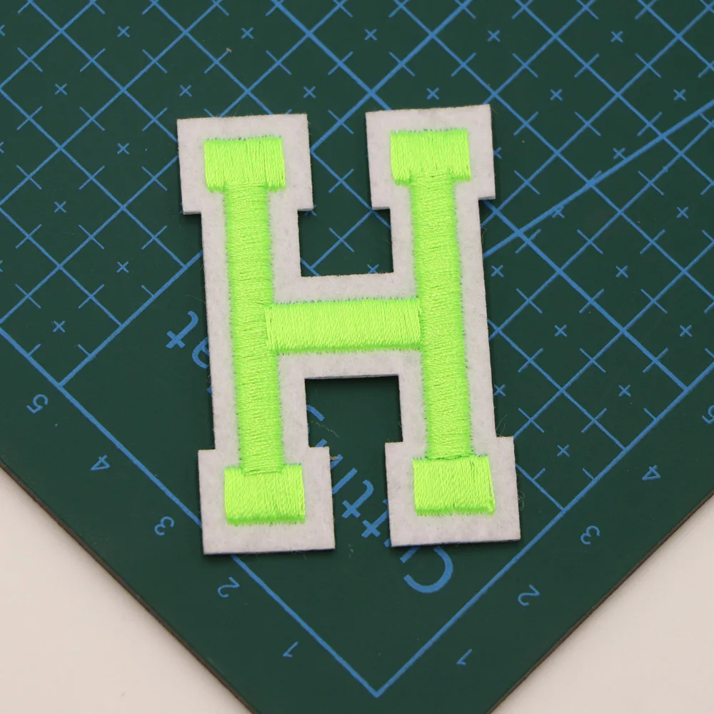 1PC Leuchtstoff Grüne Brief Alphabet Bestickte Patches Eisen auf Patches Applique Patches Diy Custom Name Abzeichen Reparatur Patcch – Detail 11