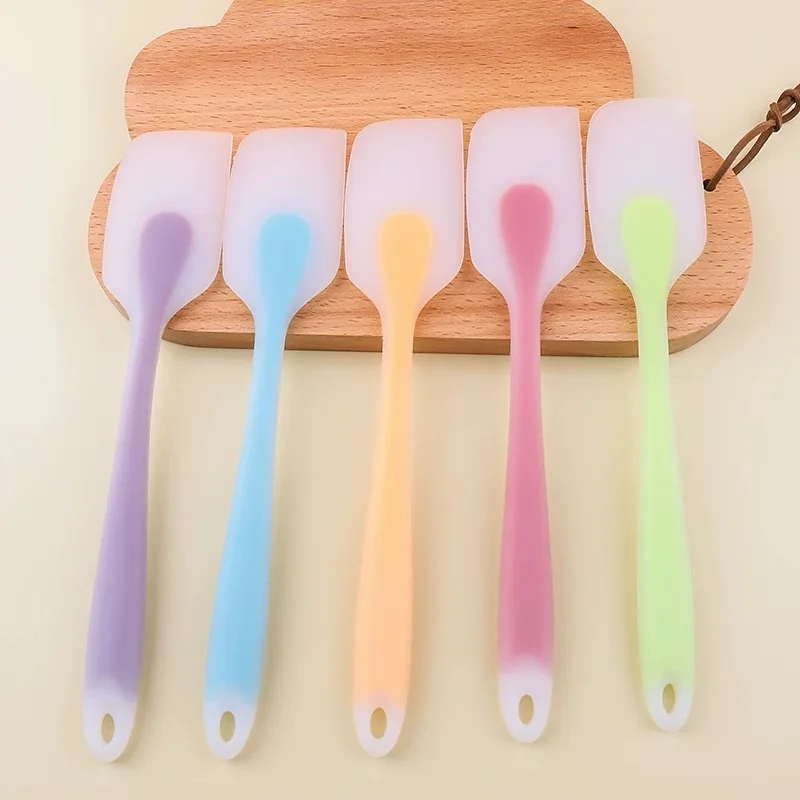 Premium Quality High-Temperature Resistant Silicone Spatulas With A Variety Of Color Choices