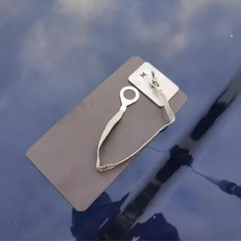 HF magnetic floor and jumper wire installed on ME-50 vehicle