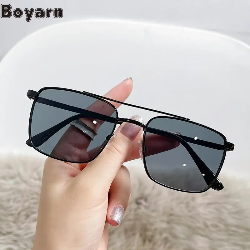 Boyarn Men's Fashion New Metal Sunglasses Retro Square Gradient Sunglasses Fashionable Simple Large Frame Street Photography Gla