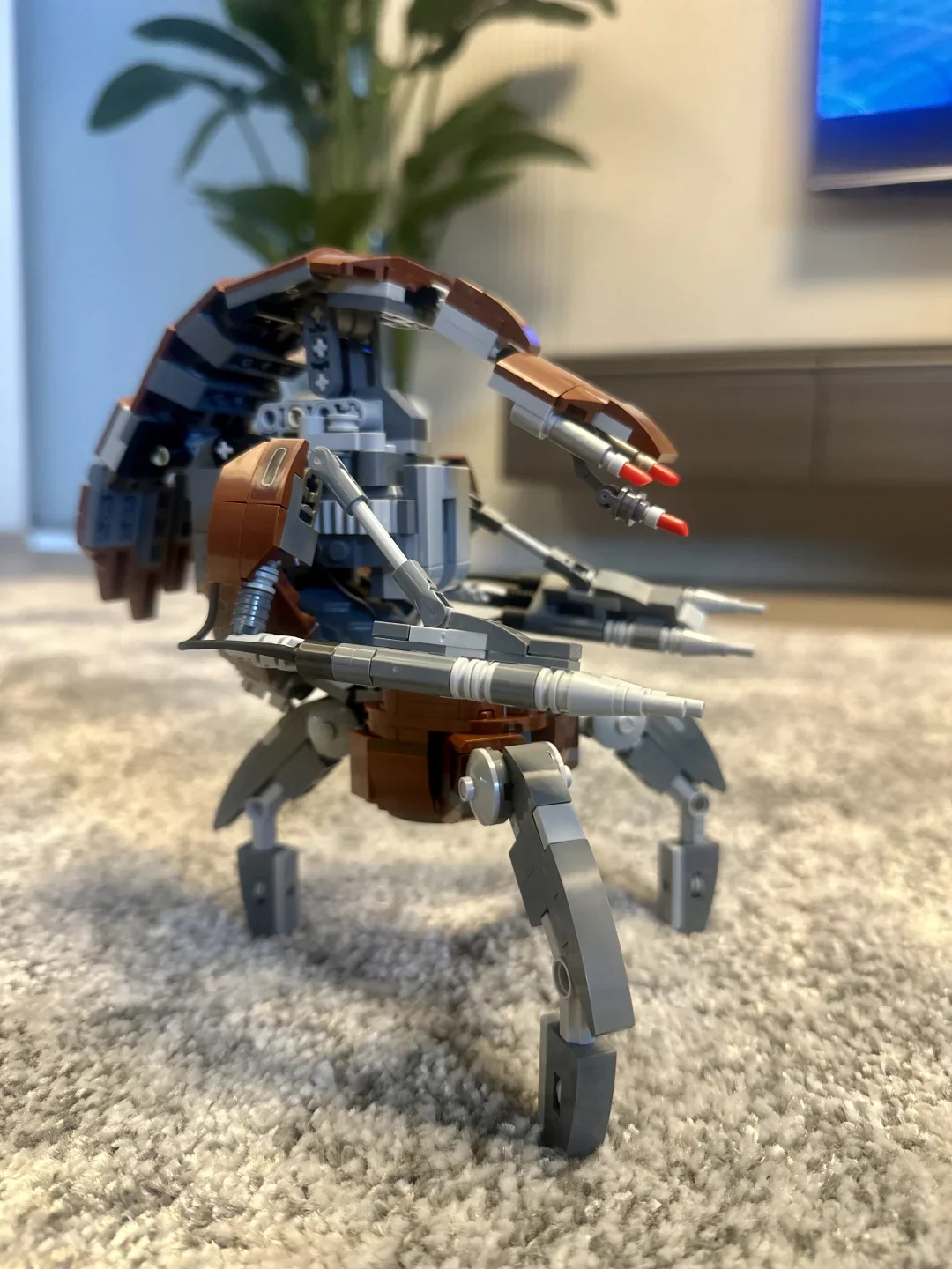 Modello di Robot Nero da Scrivania, Ornamento per Casa, Regalo Ideale per Collezionisti di Mecha per Feste e Compleanni - immagine 3
