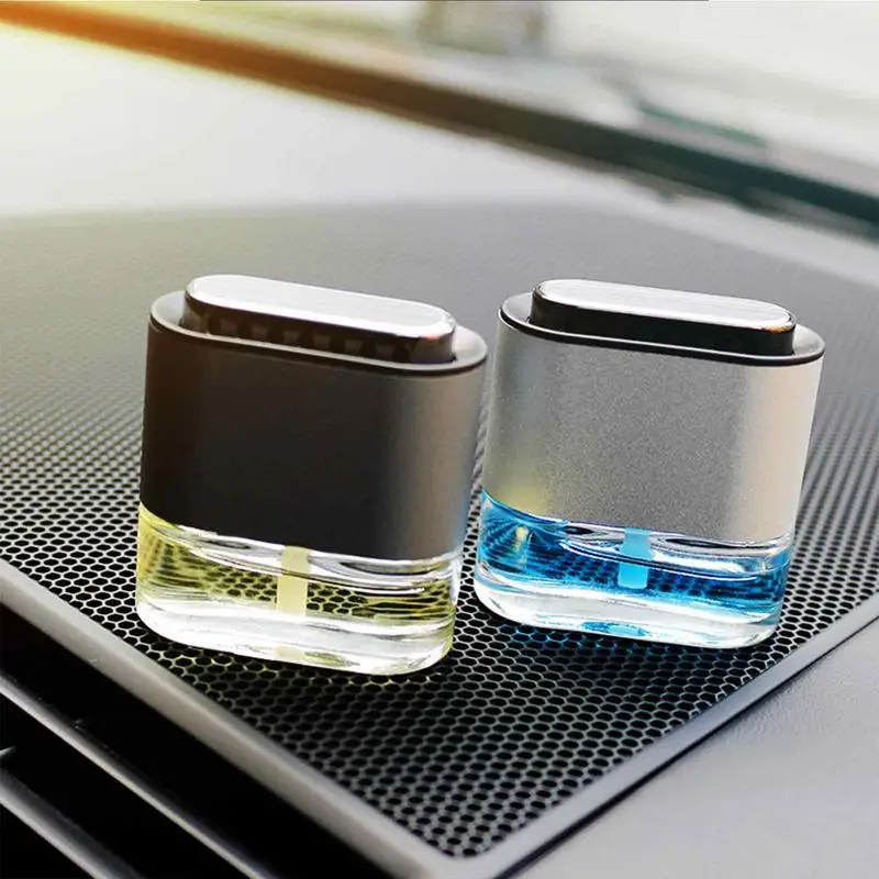 �ڵ��� ���� ��Ʈ �Ʒθ� �׶��� ���, ��� �Ǵ� �� ���, 5ml ���� û���� ���, ����� ���