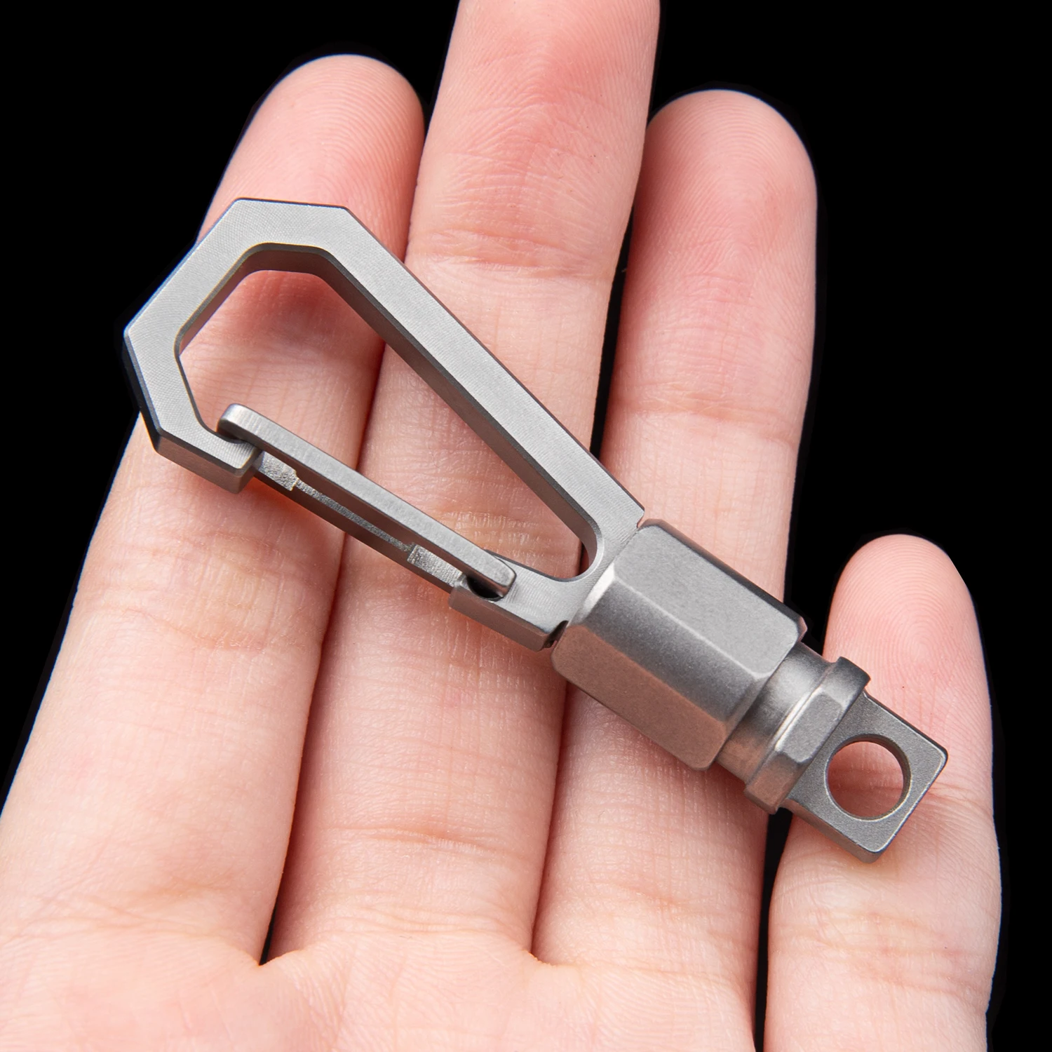Multifunctional Titanium Alloy Keychain Hidden Knife Cutting Paper Cutting Rope Removing Thread Portable EDC Tools