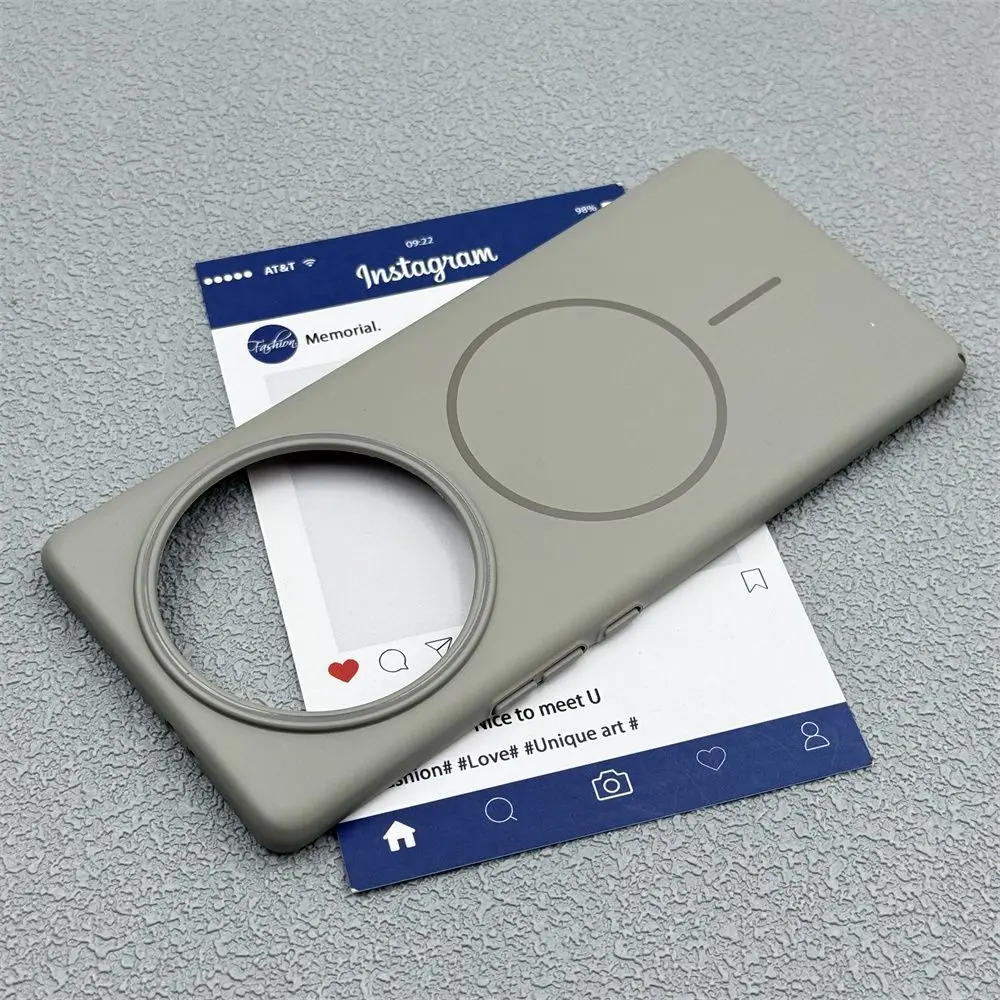 Magnetic PC Skin-Friendly Drop-Proof Phone Back Cover with Simple and Durable Design
