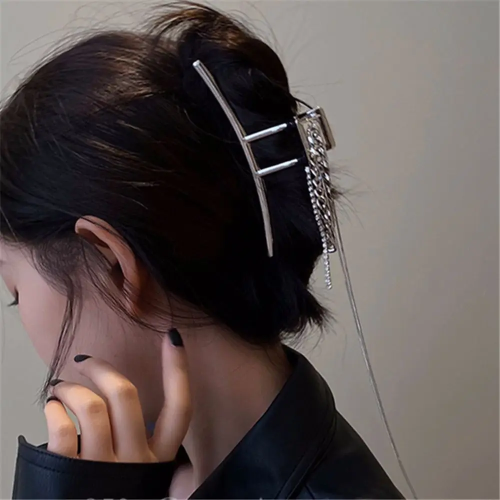 

Elegant Cool Women Korean Temperament Alloy Rhinestone Hair Clip Chain Hair Accessories Tassel Hair Claw