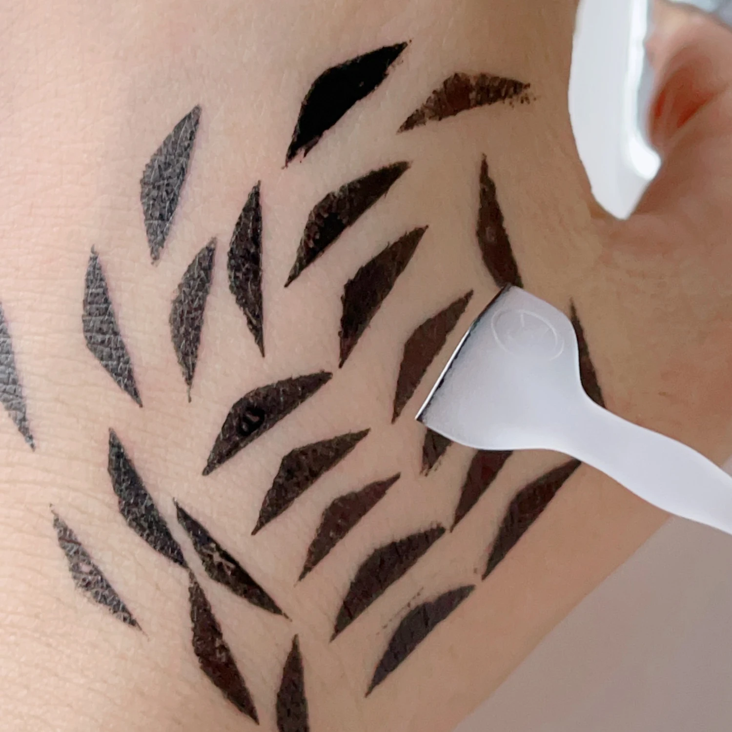 Eyeliner Stamps Black Brown Eyeliner Stamp DIY Eye Liner Extension Stamps Eyelash Seal Waterproof Long Lasting Fast Dry Eyes Makeup Eye Template
