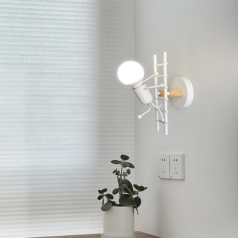 북유럽 침실 크리 에이 티브 철 입상 등반 계단 벽 램프 복도 어린이 방 머리맡 LED 장식 조명기구