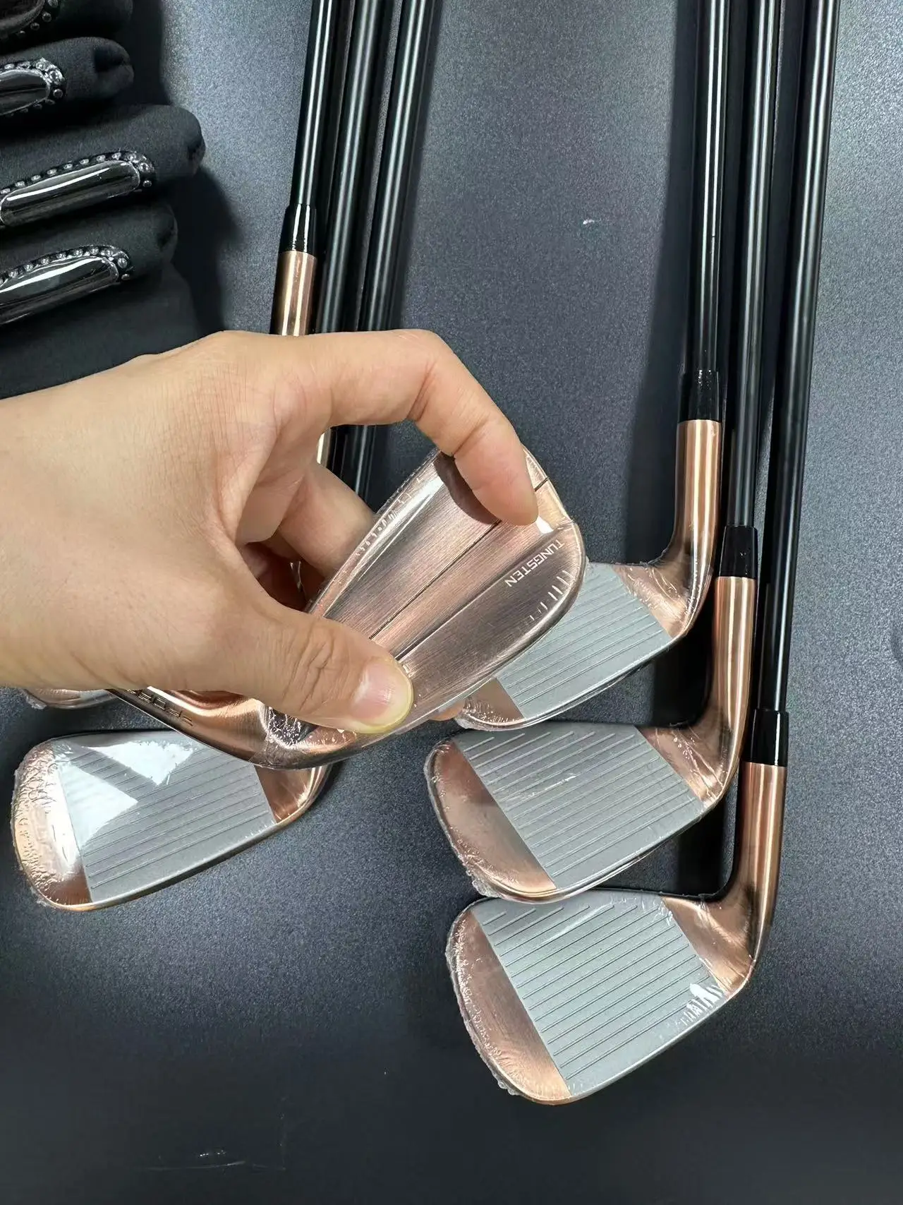 Golf Irons Copper Color Set P 790 456789p with Shaft and Grip P790 Golf Club Iron set 8pcs Head Cover