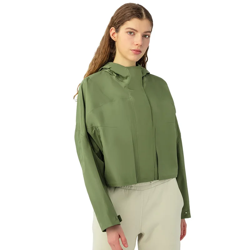 Рисунок 2 - Ветровка с капюшоном