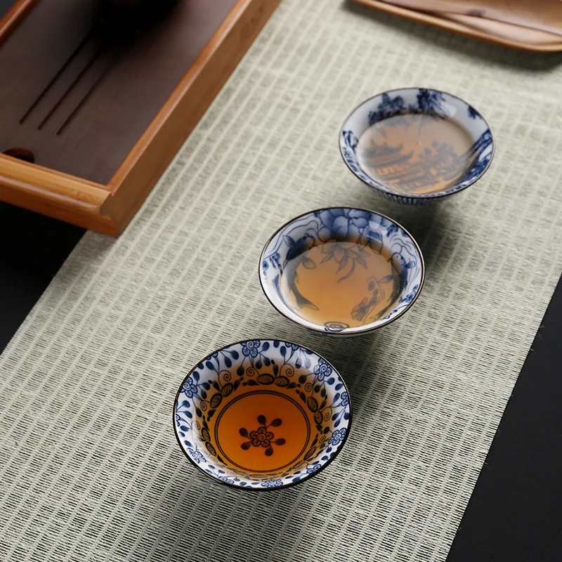 Hand-Painted Blue and White Porcelain Teacup Anti Scaling Ceramic Small Tea Bowl Travel Meditation Mugs Tea Set Chazhan 1 PCS