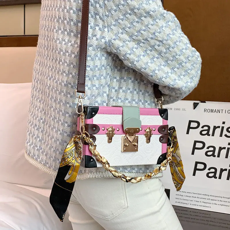

Korean Style Fashion Crossbody Rivet Personality Ins Trending Girl Western Style One Shoulder Box Bag